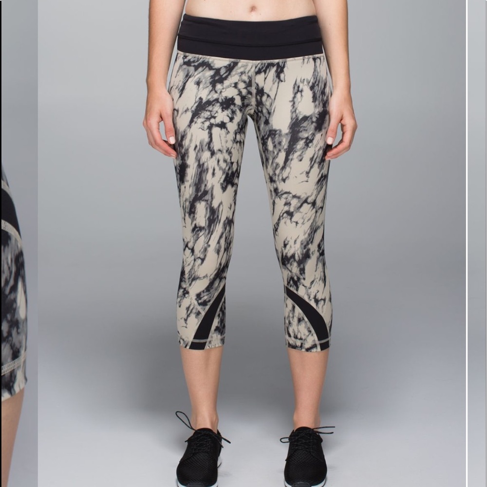 Lululemon Run: Inspire Crop II